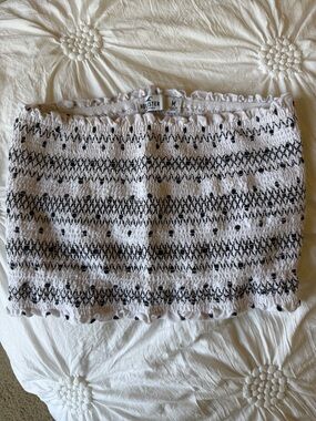 Hollister White & black  tube top/sleeveless/strapless shirt. Super stretchy